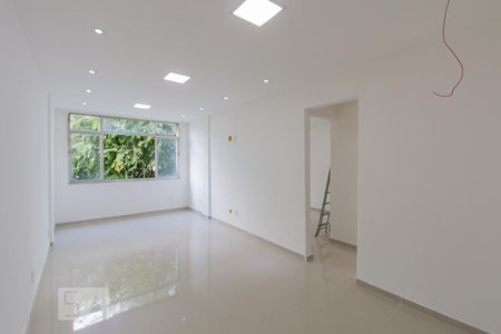 Apartamento à venda com 80m², 2 quartos e 1 vagaSala