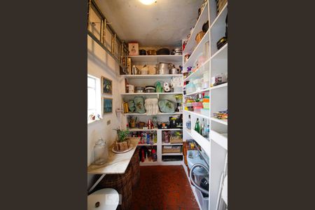 Casa à venda com 172m², 4 quartos e 1 vaga Casa à venda com 172m², 4 quartos e 1 vagaQuarto de Serviço