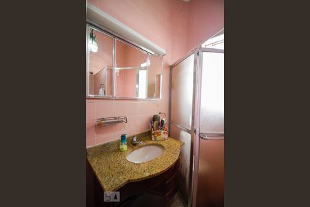 Casa à venda com 172m², 4 quartos e 1 vaga Casa à venda com 172m², 4 quartos e 1 vagaBanheiro