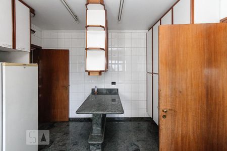 Apartamento para alugar com 168m², 3 quartos e 2 vagas Apartamento para alugar com 168m², 3 quartos e 2 vagasCozinha