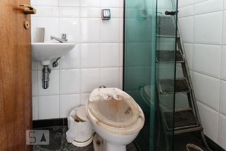 Apartamento para alugar com 168m², 3 quartos e 2 vagas Apartamento para alugar com 168m², 3 quartos e 2 vagasBanheiro de Serviço