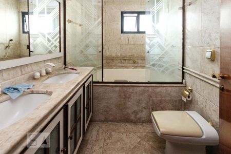Apartamento para alugar com 168m², 3 quartos e 2 vagas Apartamento para alugar com 168m², 3 quartos e 2 vagasBanheiro da Suite