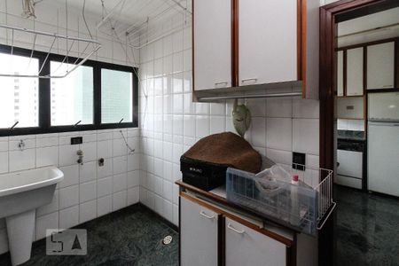Apartamento para alugar com 168m², 3 quartos e 2 vagas Apartamento para alugar com 168m², 3 quartos e 2 vagasÁrea de Serviço