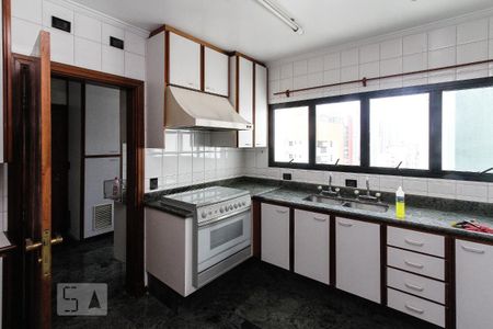Apartamento para alugar com 168m², 3 quartos e 2 vagas Apartamento para alugar com 168m², 3 quartos e 2 vagasCozinha