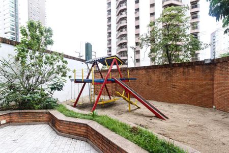 Apartamento para alugar com 168m², 3 quartos e 2 vagas Apartamento para alugar com 168m², 3 quartos e 2 vagasÁrea Comum - Playground
