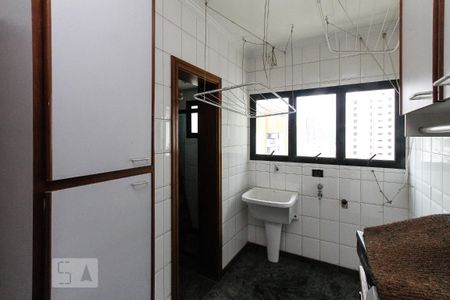 Apartamento para alugar com 168m², 3 quartos e 2 vagas Apartamento para alugar com 168m², 3 quartos e 2 vagasÁrea de Serviço