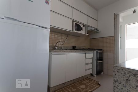 Cozinha de apartamento para alugar com 1 quarto, 56m² em Jardim Goiás, Goiânia