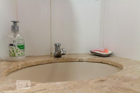 Banheiro de apartamento à venda com 1 quarto, 52m² em Campo Belo, São Paulo