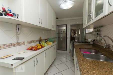 Apartamento à venda com 232m², 4 quartos e 4 vagas Apartamento à venda com 232m², 4 quartos e 4 vagasCozinha
