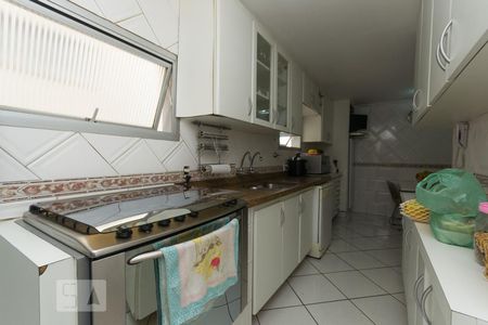 Apartamento à venda com 232m², 4 quartos e 4 vagas Apartamento à venda com 232m², 4 quartos e 4 vagasCozinha