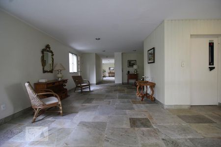 Apartamento à venda com 168m², 4 quartos e 3 vagasHall social