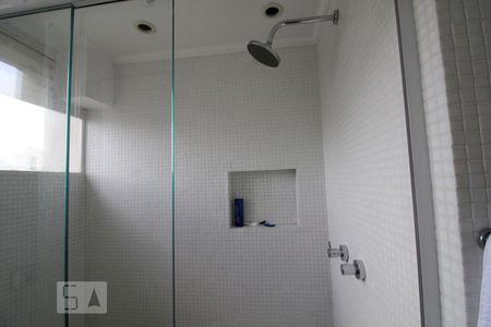 Apartamento à venda com 168m², 4 quartos e 3 vagasChuveiro