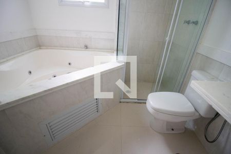 Apartamento para alugar com 130m², 4 quartos e 3 vagas Apartamento para alugar com 130m², 4 quartos e 3 vagasBanheiro da Suite 4