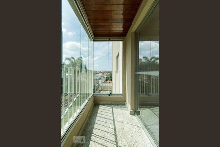 Apartamento à venda com 68m², 3 quartos e 1 vaga Apartamento à venda com 68m², 3 quartos e 1 vagaVaranda