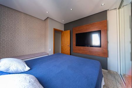 Apartamento à venda com 84m², 3 quartos e 1 vagaQuarto2