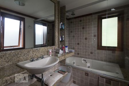 Casa à venda com 600m², 5 quartos e 4 vagasBanheiro (Suíte 2)