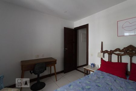 Casa à venda com 600m², 5 quartos e 4 vagasQuarto 2