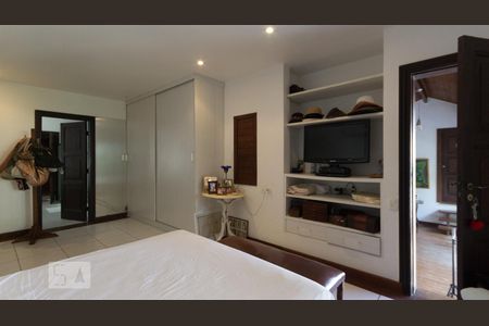 Casa à venda com 600m², 5 quartos e 4 vagasSuíte