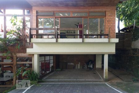 Casa à venda com 600m², 5 quartos e 4 vagasFachada