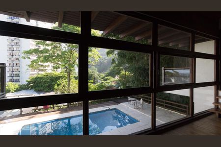 Casa à venda com 600m², 5 quartos e 4 vagasHall