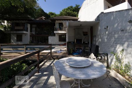 Casa à venda com 600m², 5 quartos e 4 vagasPiscina