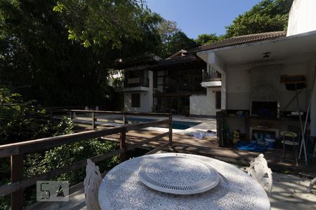 Casa à venda com 600m², 5 quartos e 4 vagasPiscina