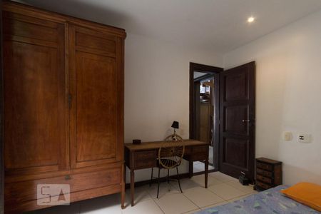 Casa à venda com 600m², 5 quartos e 4 vagasQuarto