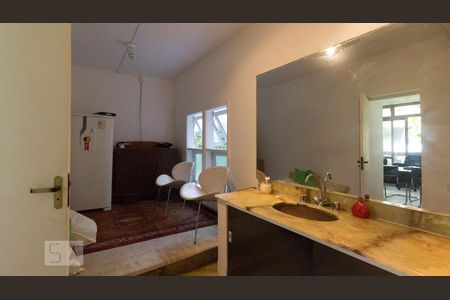 Casa à venda com 600m², 5 quartos e 4 vagasCopa (Escritório)