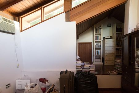 Casa à venda com 600m², 5 quartos e 4 vagasSotão