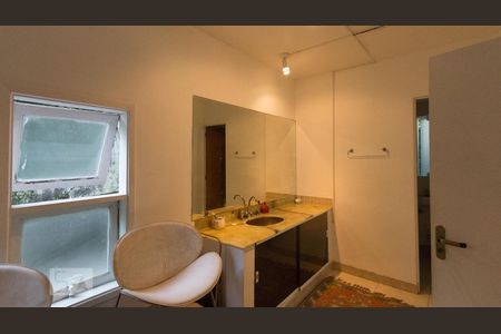 Casa à venda com 600m², 5 quartos e 4 vagasCopa (Escritório)