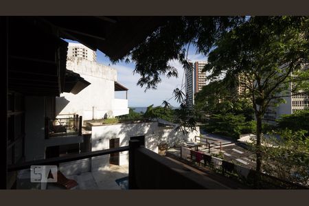 Casa à venda com 600m², 5 quartos e 4 vagasSuíte