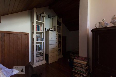 Casa à venda com 600m², 5 quartos e 4 vagasSotão