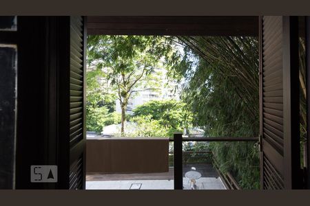 Casa à venda com 600m², 5 quartos e 4 vagasSuíte