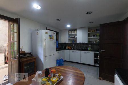 Casa à venda com 600m², 5 quartos e 4 vagasCozinha