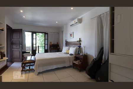 Casa à venda com 600m², 5 quartos e 4 vagasSuíte