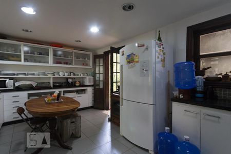 Casa à venda com 600m², 5 quartos e 4 vagasCozinha