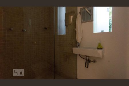 Casa à venda com 600m², 5 quartos e 4 vagasBanheiro (Escritório)