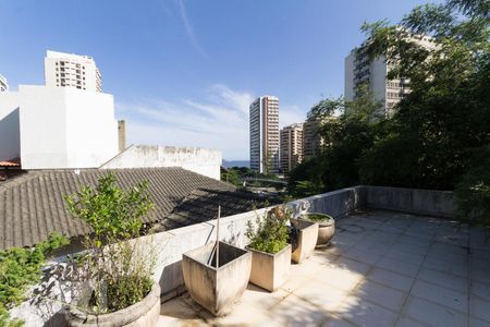 Casa à venda com 600m², 5 quartos e 4 vagasTerraço