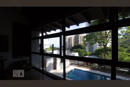 Casa à venda com 600m², 5 quartos e 4 vagasHall