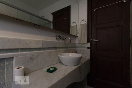 Casa à venda com 600m², 5 quartos e 4 vagasBanheiro