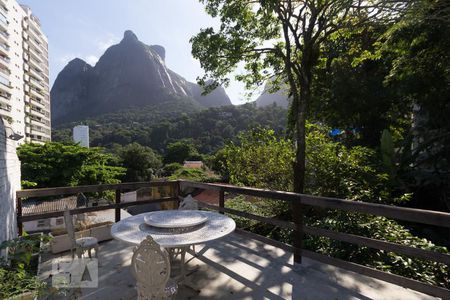 Casa à venda com 600m², 5 quartos e 4 vagasPiscina