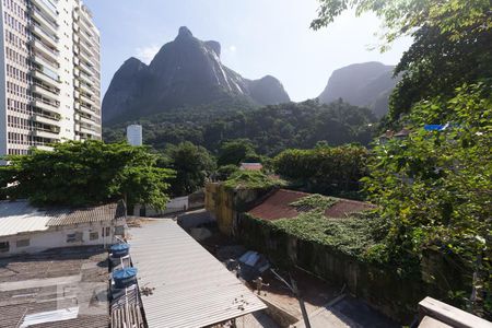 Casa à venda com 600m², 5 quartos e 4 vagasVista