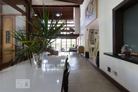 Casa à venda com 600m², 5 quartos e 4 vagasSala