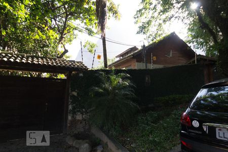 Casa à venda com 600m², 5 quartos e 4 vagasFachada