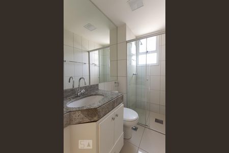 Apartamento para alugar com 80m², 2 quartos e 2 vagasBanheiro