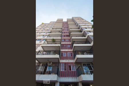 Apartamento para alugar com 82m², 2 quartos e 1 vaga Apartamento para alugar com 82m², 2 quartos e 1 vagaFachada