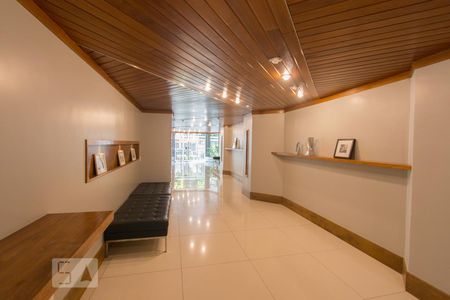 Apartamento para alugar com 82m², 2 quartos e 1 vaga Apartamento para alugar com 82m², 2 quartos e 1 vagaEntrada