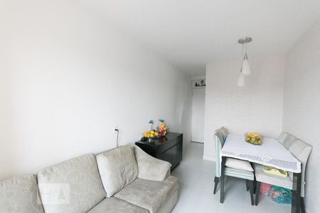 Sala de apartamento para alugar com 2 quartos, 45m² em Jardim Maria Estela, São Paulo