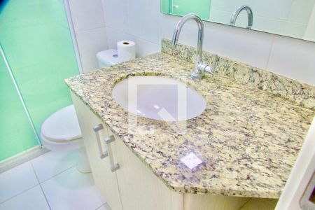 Apartamento à venda com 82m², 3 quartos e 1 vaga Apartamento à venda com 82m², 3 quartos e 1 vagaSuíte banheiro