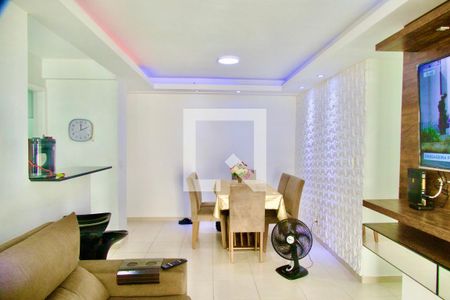 Apartamento à venda com 82m², 3 quartos e 1 vaga Apartamento à venda com 82m², 3 quartos e 1 vagaSala